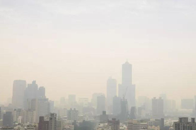 秋高氣燥，警惕“三手煙”！空氣凈化除濕機